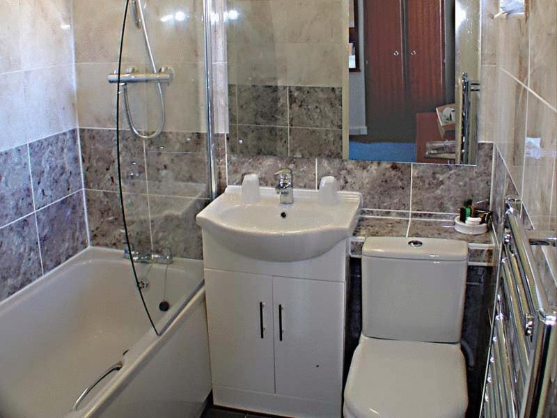 Downe Arms Country Inn Wykeham  Zimmer foto